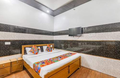 Faizabad Hotel | Fabexpress Milan Palace