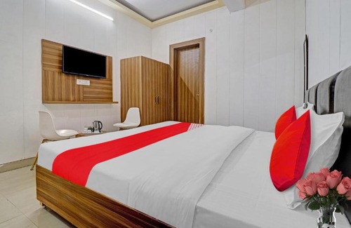 Bullawala Hotel | FabExpress Pacific View