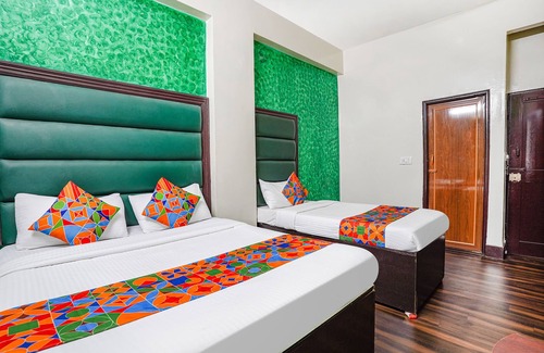 Yeshwanthpur Hotel | Fabexpress Pavithraa Edition