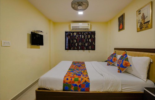Vashi Hotel | FabExpress Sarang Heritage