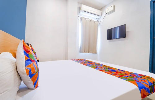 Madipakkam Hotel | Fabexpress Silver Palace
