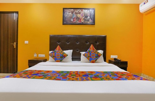 Dwarka Hotel | FabExpress Taj Home Stay
