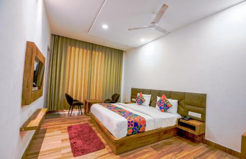 Amritsar Hotel | FabHotel Amar Villa