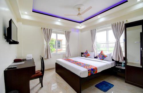 New Town Hotel | FabHotel Anchorage Inn - Nr Axis Mall