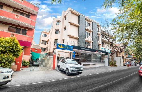 Saket Hotel | FabHotel Anutham Saket