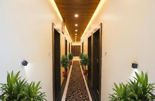 Rau Hotel | FabHotel Balaji Paradise