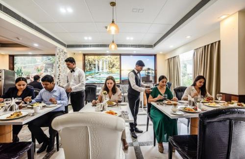Greater Kailash Enclave I Hotel | FabHotel BMK Grand