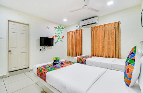 Raja Annamalai Puram Hotel | Fabhotel Colors Service Apartment - Nr MRC Nagar