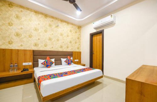 Amritsar Hotel | FabHotel Golden Tree