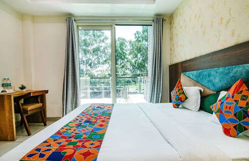 Kishangarh Hotel | Fabhotel Lime Wood