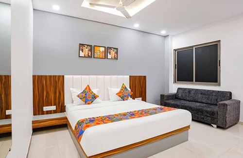 Surat Hotel | Fabhotel Magnus