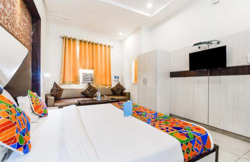 Charbagh Hotel | FabHotel Metro View