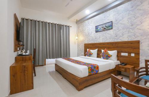 DLF City Hotel | FabHotel New Journey Hospitality Near MG Road & Sikanderpur Metro