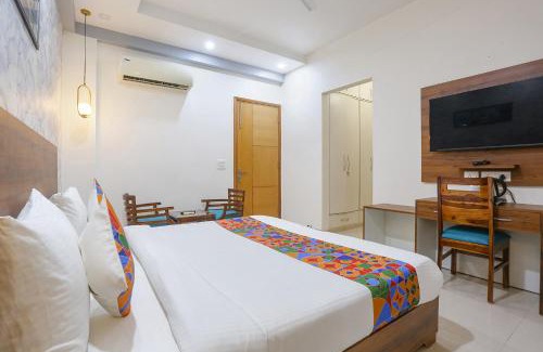 DLF City Hotel | FabHotel New Journey Hospitality Near MG Road & Sikanderpur Metro