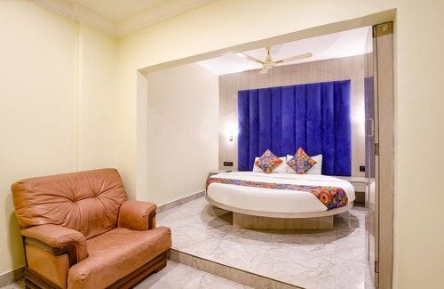 Andheri West Hotel | Fabhotel Priceless