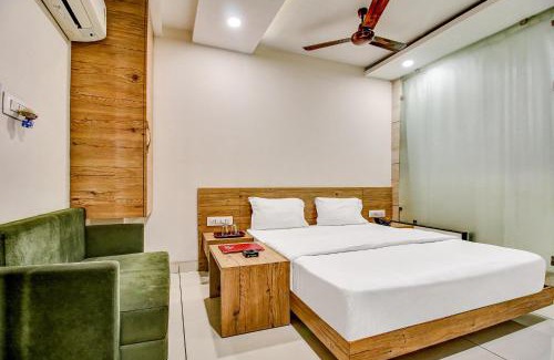 Bhopal Hotel | FabHotel Prime Manjeet
