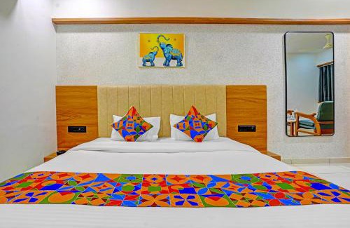 Rajkot Hotel | FabHotel Royal Manor - Hospital Chowk