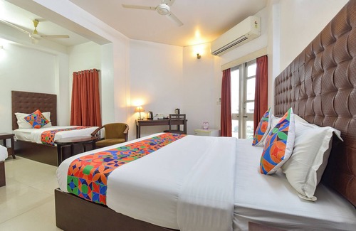 C-Scheme Hotel | Fabhotel Shikha