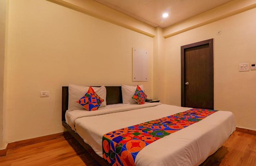 Kalyanpur Hotel | FabHotel SR Square