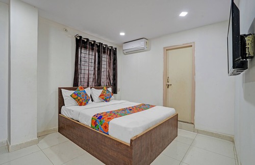 Yeshwanthpur Hotel | Fabhotel Ujwal Comforts
