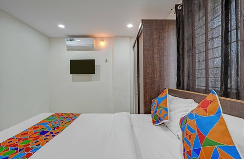 Yeshwanthpur Hotel | Fabhotel Ujwal Comforts