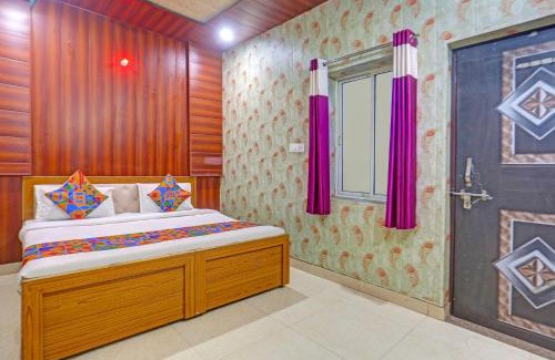 Vrindavan Hotel | FabHotel Yadhuvanshi Dhaam - 900m from Prem Mandir and Iskcon Temple