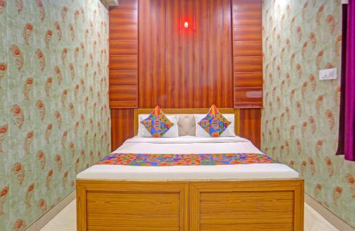 Vrindavan Hotel | FabHotel Yadhuvanshi Dhaam - 900m from Prem Mandir and Iskcon Temple