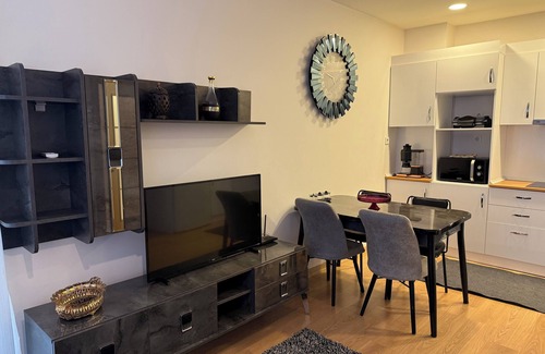Esenyurt House | Fabulous 4-bedroom building with AC in Istanbul