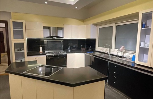 Sheikh Zayed City Villa | Fabulous 5-bedroom villa with AC in El Sheikh Zayed City