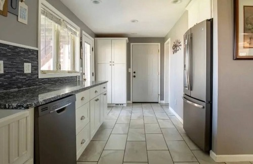 Hammondsport House | Fabulous 6-bedroom house with gorgeous Keuka Lake views in charming Hammondsport