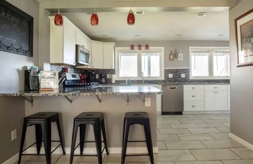 Hammondsport House | Fabulous 6-bedroom house with gorgeous Keuka Lake views in charming Hammondsport