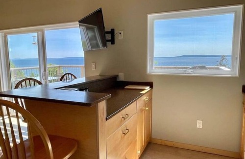 Iona Cabin | Fabulous Bras d'Or Lake View cabins