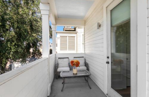 Faubourg Lafayette Apartment | Fabulous Cottages with City Views
