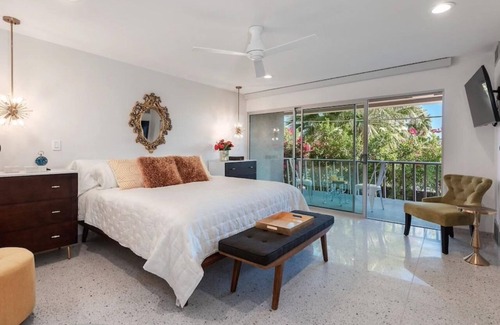 Old Las Palmas Condo | Fabulous Downtown Location!
