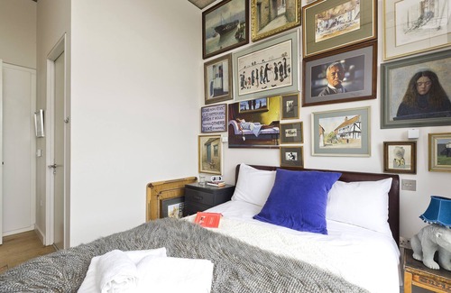 Hackney Apartment | Fabulous East London flat with rooftop pool by UnderTheDoormat
