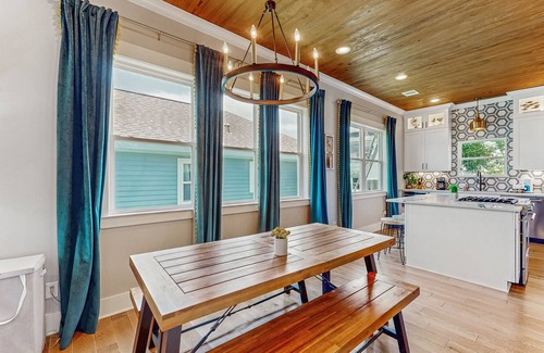 Galveston House | Fabulous family-friendly home w/a private yard - close to the beach