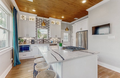 Galveston House | Fabulous family-friendly home w/a private yard - close to the beach