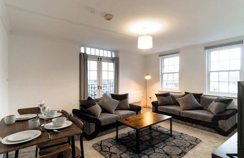 Southend-on-Sea Apartment | Fabulous Harbourside 2BED Apartment with Sea Views