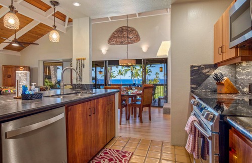 Keauhou Condo | Fabulous Kona oceanfront 6 bedrooms for 12!