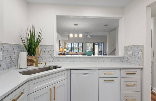 Sawgrass Condo | Fabulous newly renovated 2/2.5 Fisherman's Cove Townhouse
