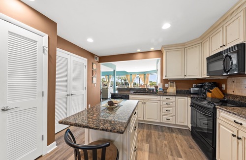 Spinnaker Beachhouses House | Fabulous Ocean View 3BR Spinnaker! Steps to Beach, Pools, Dining, Golf! Amenity Cards!