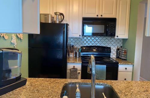 North Ocean City Condo | Fabulous One Bedroom Ocean Front , Clean Comfortable , Great Building with Pool