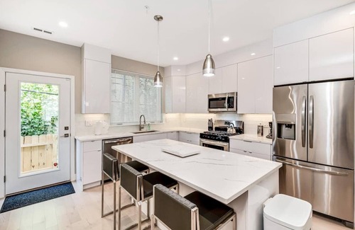 Point Breeze House | Fabulous Open Concept 4Bedroom w/RoofDeck! Sleep10
