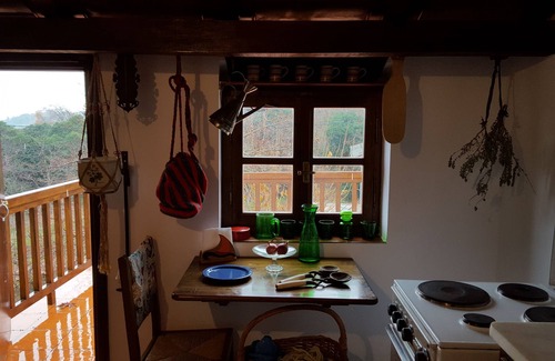 Egira Villa | Fabulous stay in rustic Villa Platanus (est. 1840)