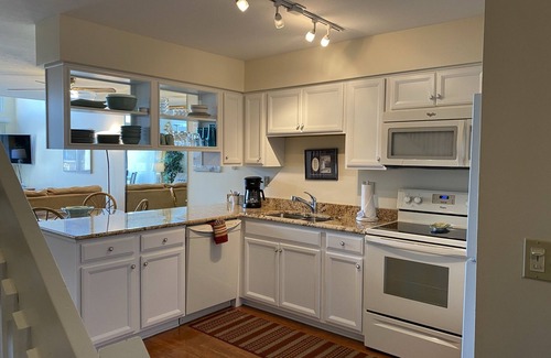 Port Clinton Condo | Fabulous two bedroom loft with lake view. Pool opens Mothers Day weekend