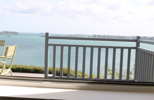 Saint-Cast-le-Guildo Villa | Fabulous Villa overlooking the sea, private escallier on a beach .