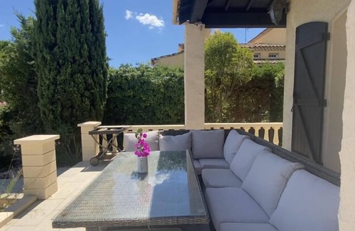 Marseillan Villa | Fabulous Villa with a pool - Just a 5 minute walk from the Old Town and Port