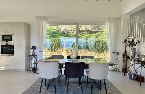 Petaleia Villa | Fabulous villa with infinity pool and stunning views near harbour of Kassiopi