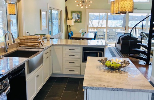 Yarmouth Port Cottage | ⭐️FABULOUS-WATERFRONT⭐️3bdrm 2bth. Kayaks & Firepit⭐️