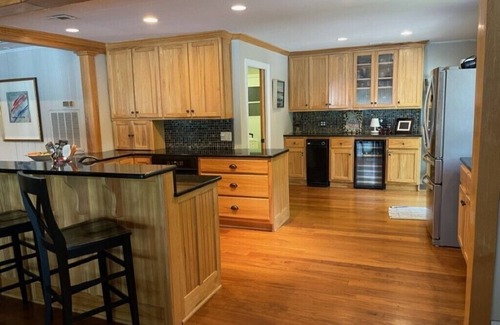 Grant House | Fabulous waterfront view of Lake Guntersville 30 minutes from Huntsville, Al